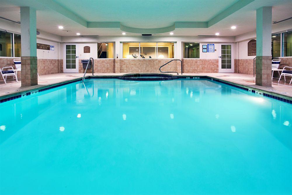 Holiday Inn Express Hotel & Suites Grand Rapids-North By Ihg Ανέσεις φωτογραφία