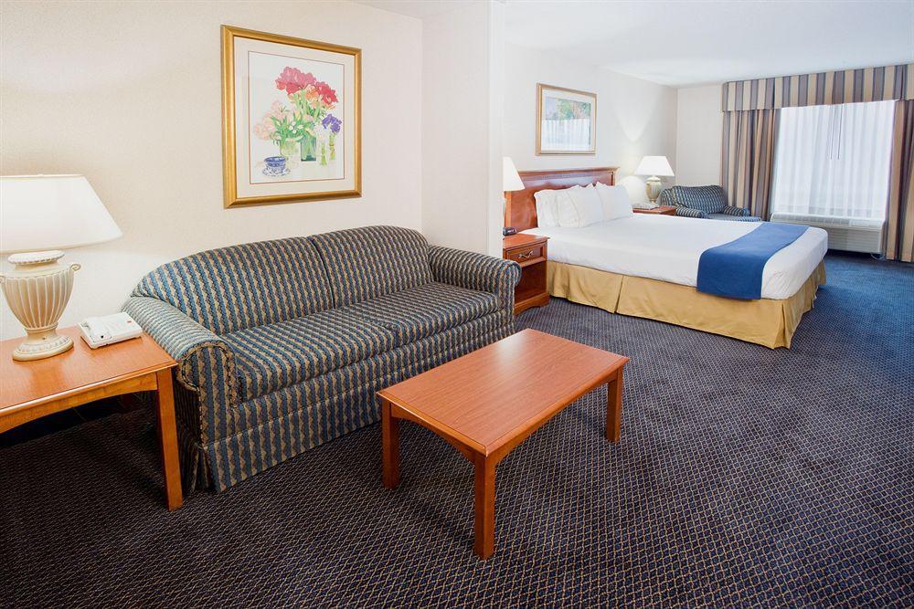 Holiday Inn Express Hotel & Suites Grand Rapids-North By Ihg Δωμάτιο φωτογραφία