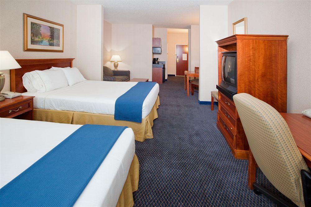 Holiday Inn Express Hotel & Suites Grand Rapids-North By Ihg Δωμάτιο φωτογραφία