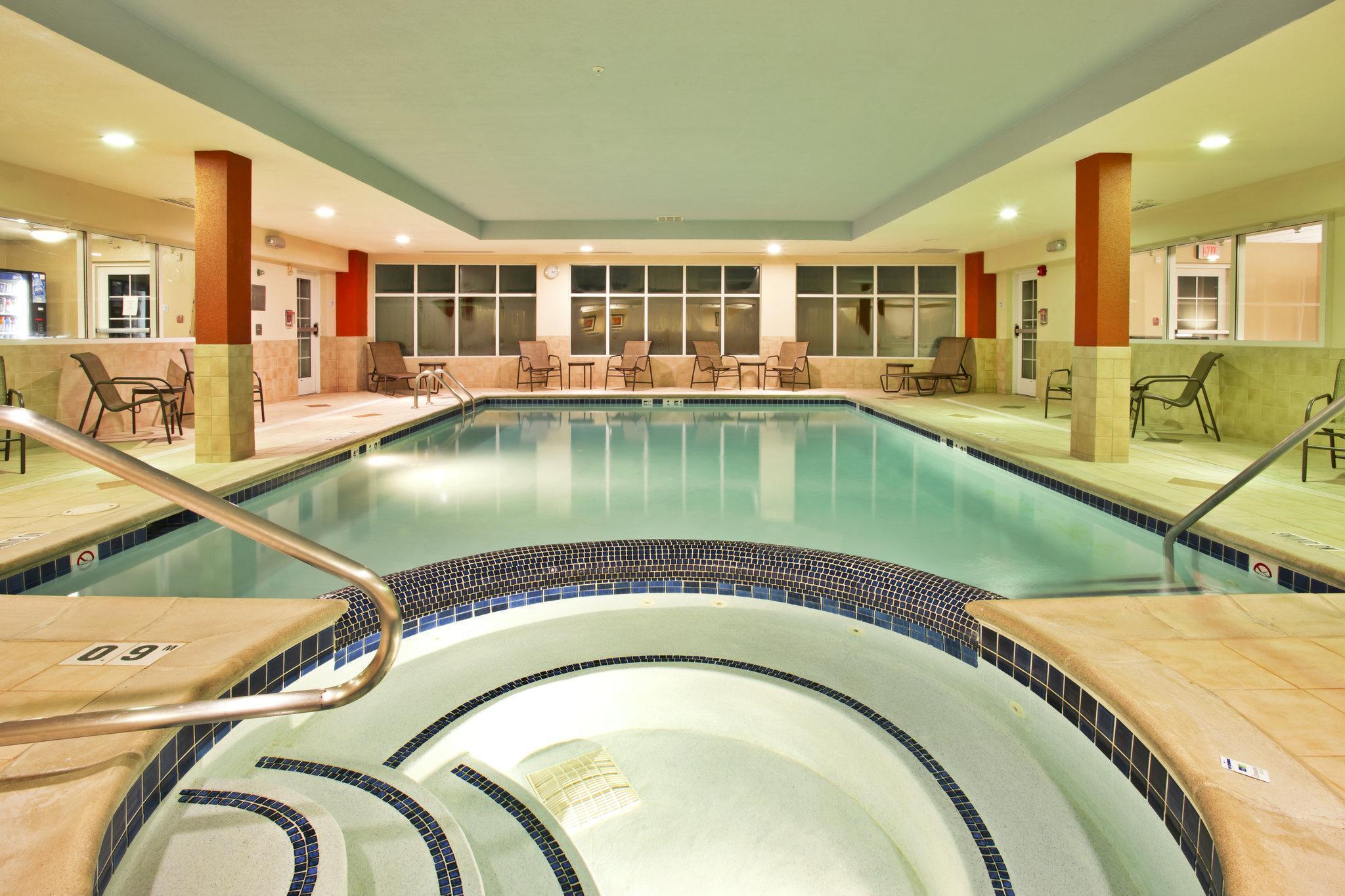 Holiday Inn Express Hotel & Suites Grand Rapids-North By Ihg Εξωτερικό φωτογραφία
