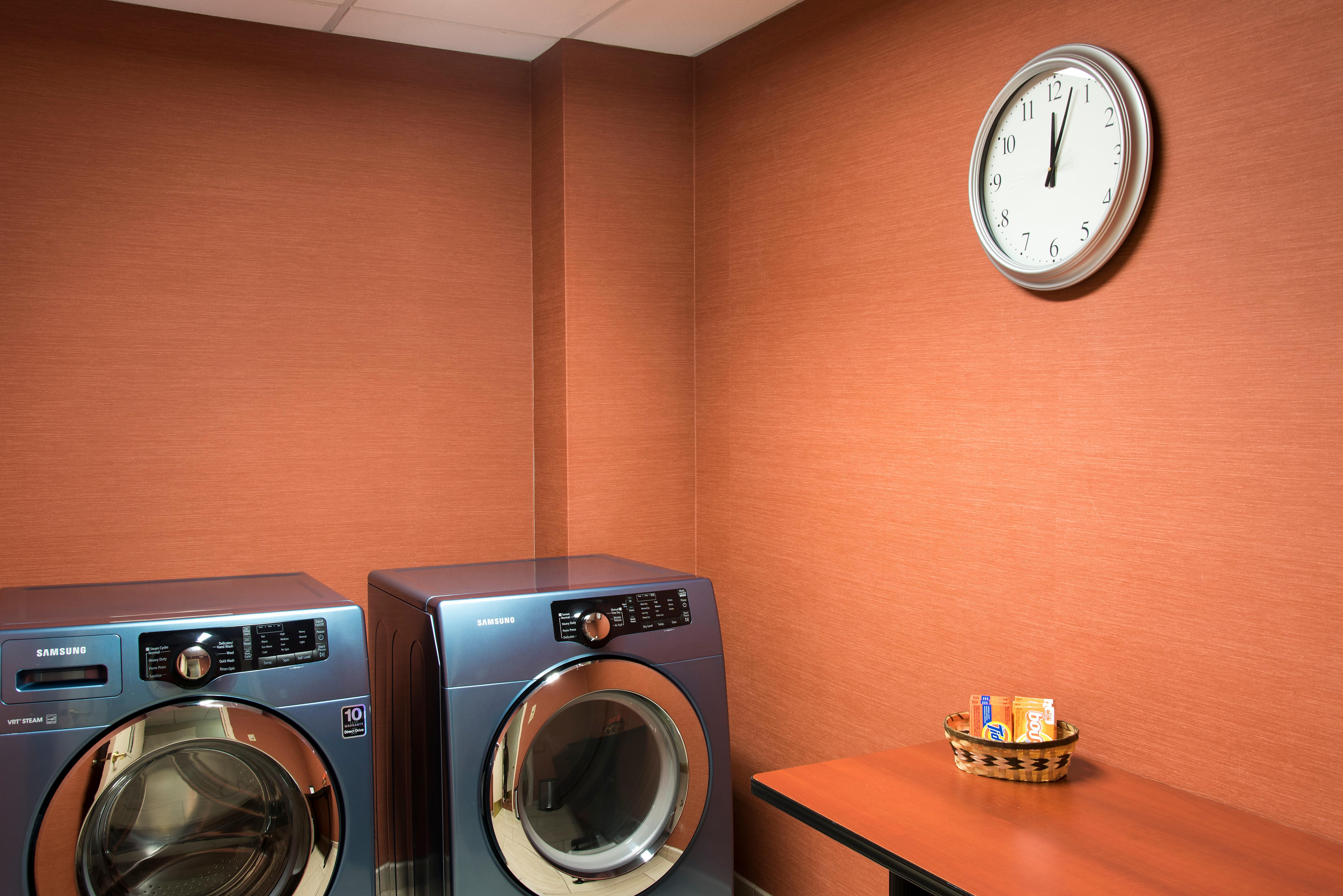 Holiday Inn Express Hotel & Suites Grand Rapids-North By Ihg Εξωτερικό φωτογραφία