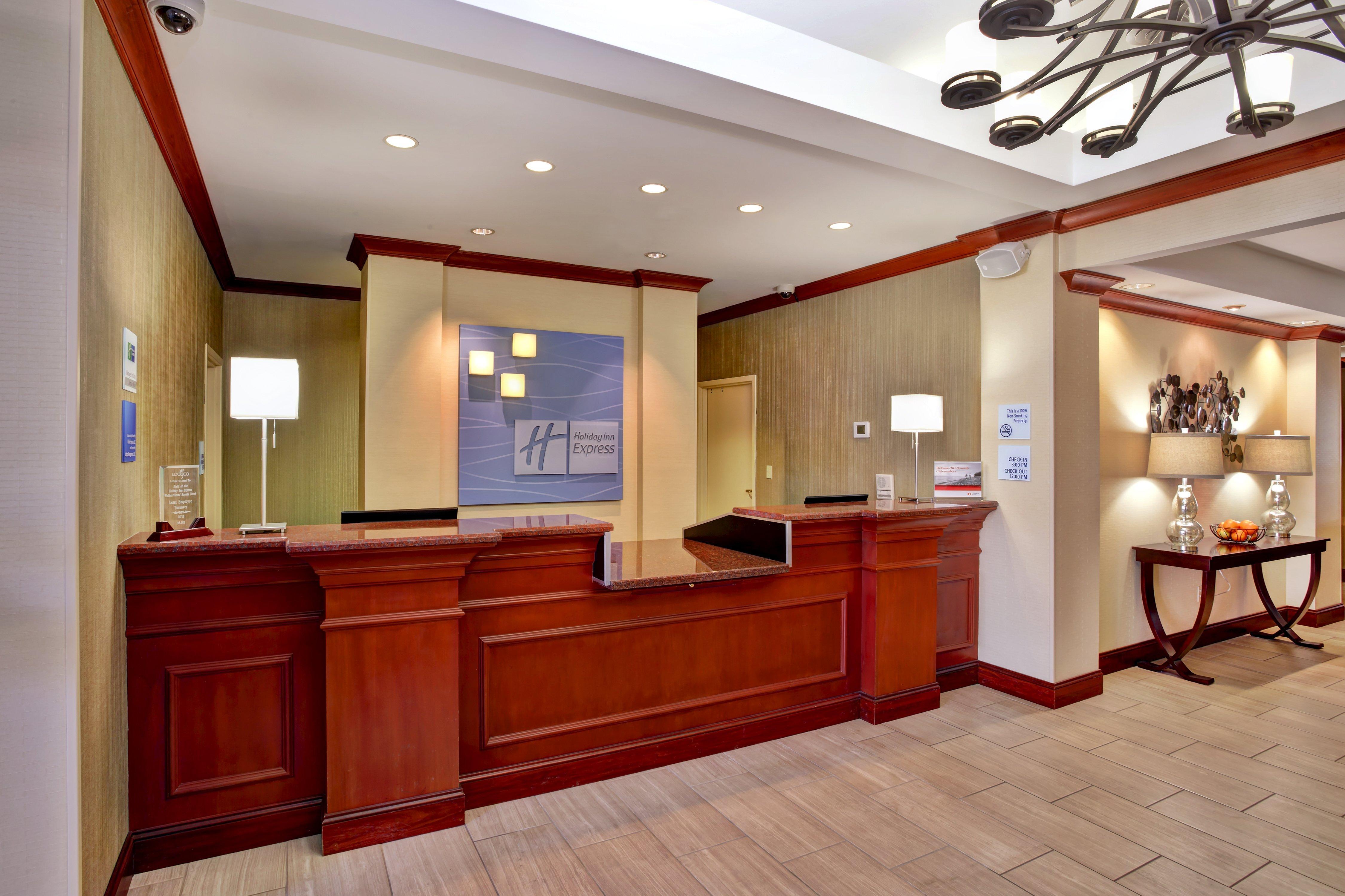 Holiday Inn Express Hotel & Suites Grand Rapids-North By Ihg Εξωτερικό φωτογραφία
