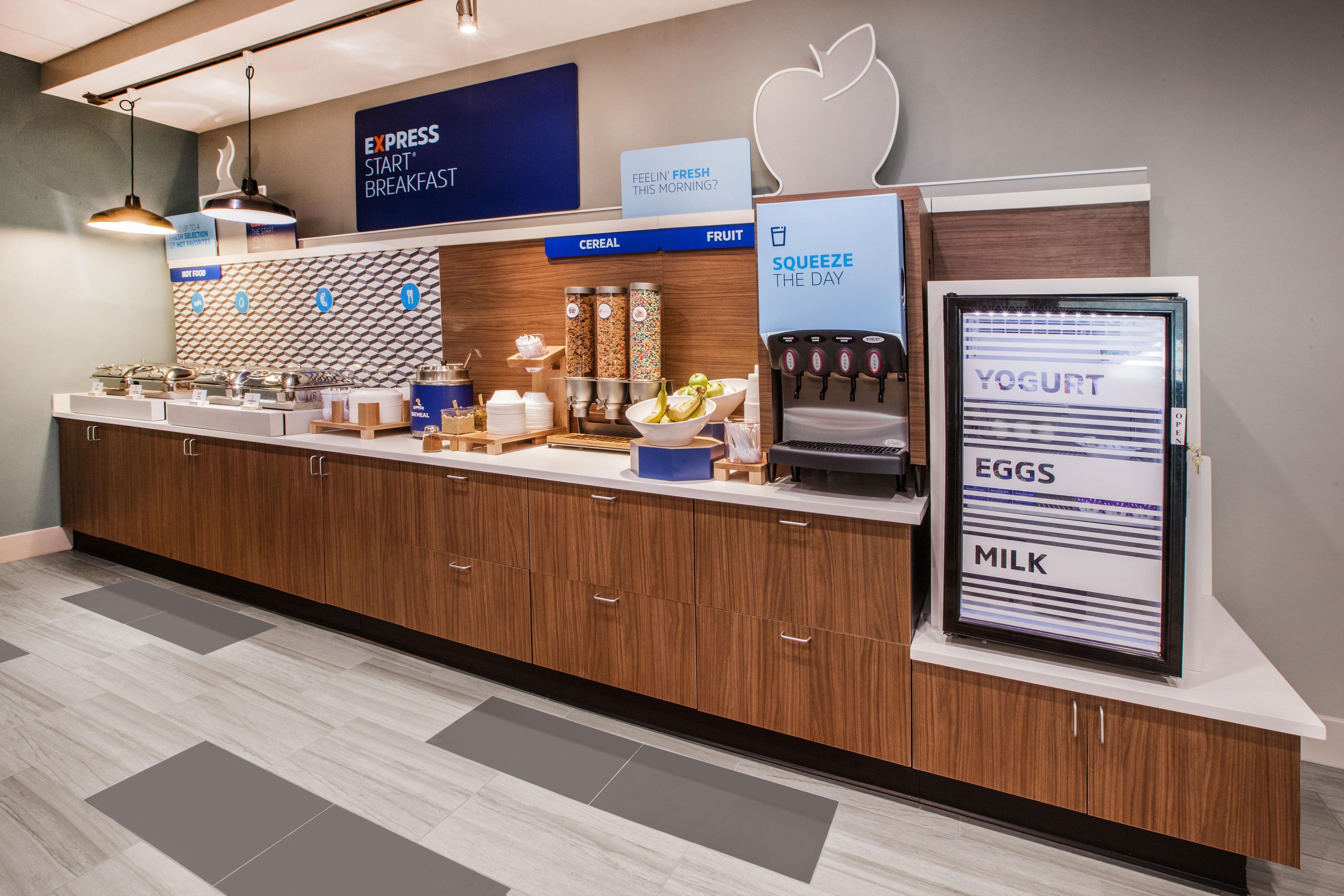Holiday Inn Express Hotel & Suites Grand Rapids-North By Ihg Εξωτερικό φωτογραφία