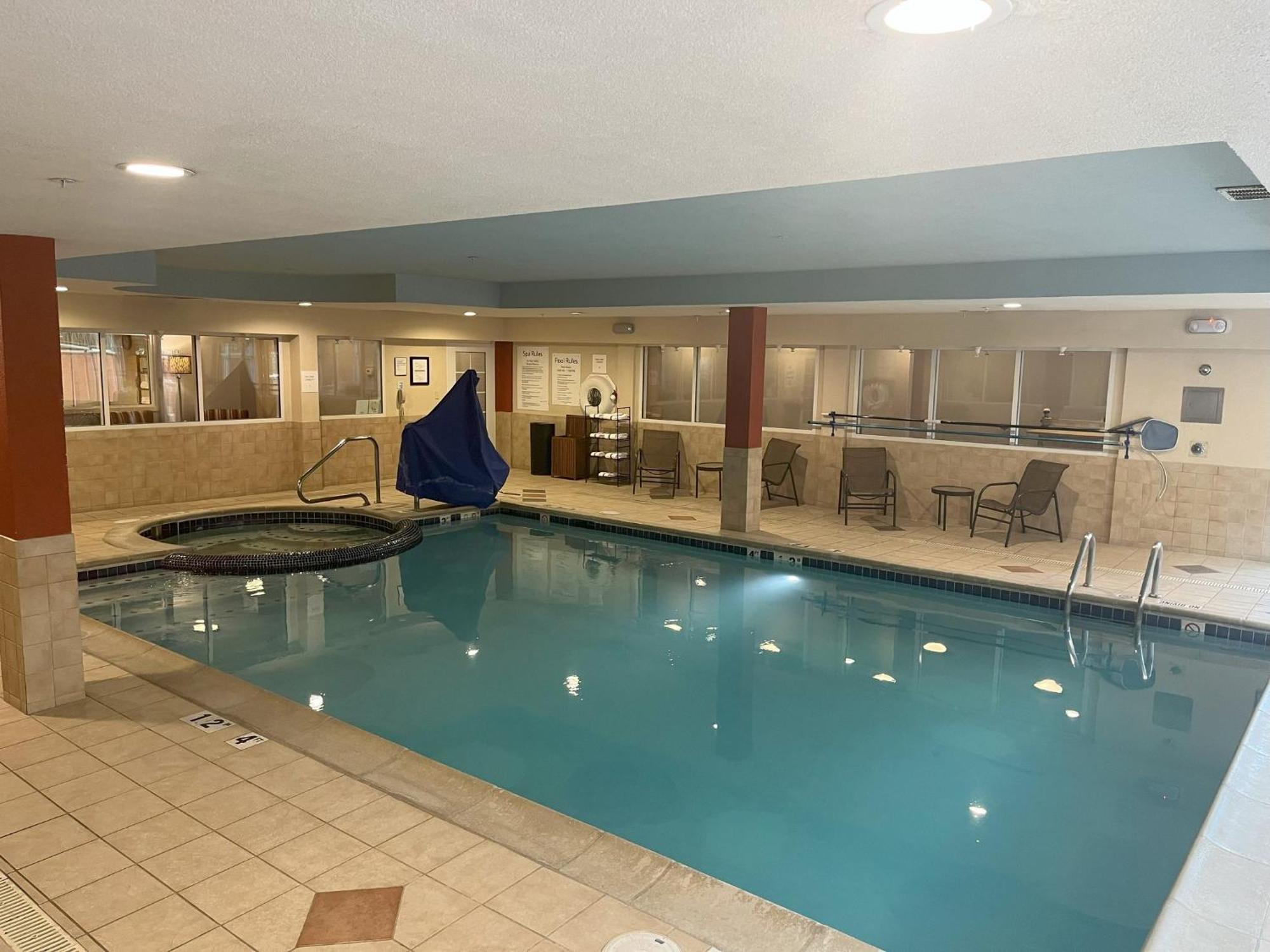 Holiday Inn Express Hotel & Suites Grand Rapids-North By Ihg Εξωτερικό φωτογραφία