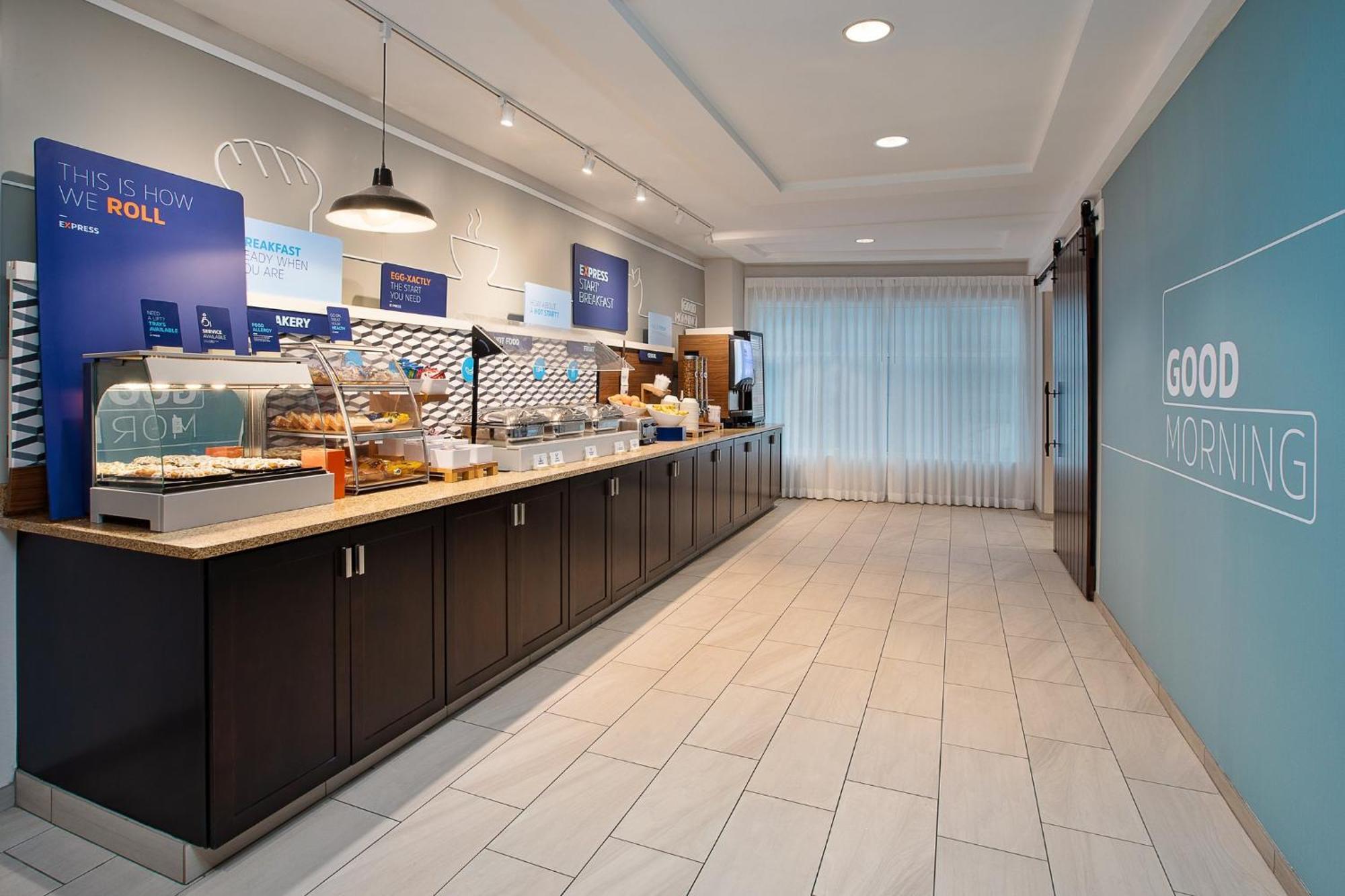 Holiday Inn Express Hotel & Suites Grand Rapids-North By Ihg Εξωτερικό φωτογραφία