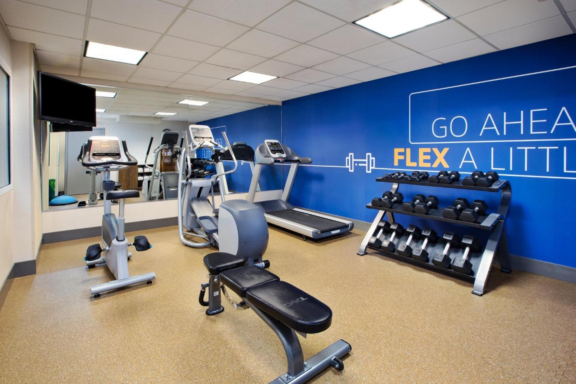 Holiday Inn Express Hotel & Suites Grand Rapids-North By Ihg Εξωτερικό φωτογραφία