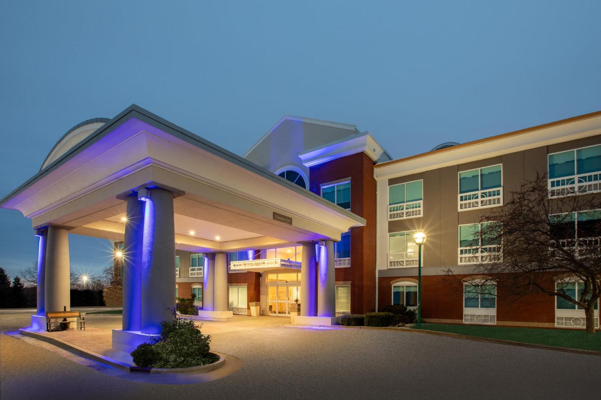 Holiday Inn Express Hotel & Suites Grand Rapids-North By Ihg Εξωτερικό φωτογραφία