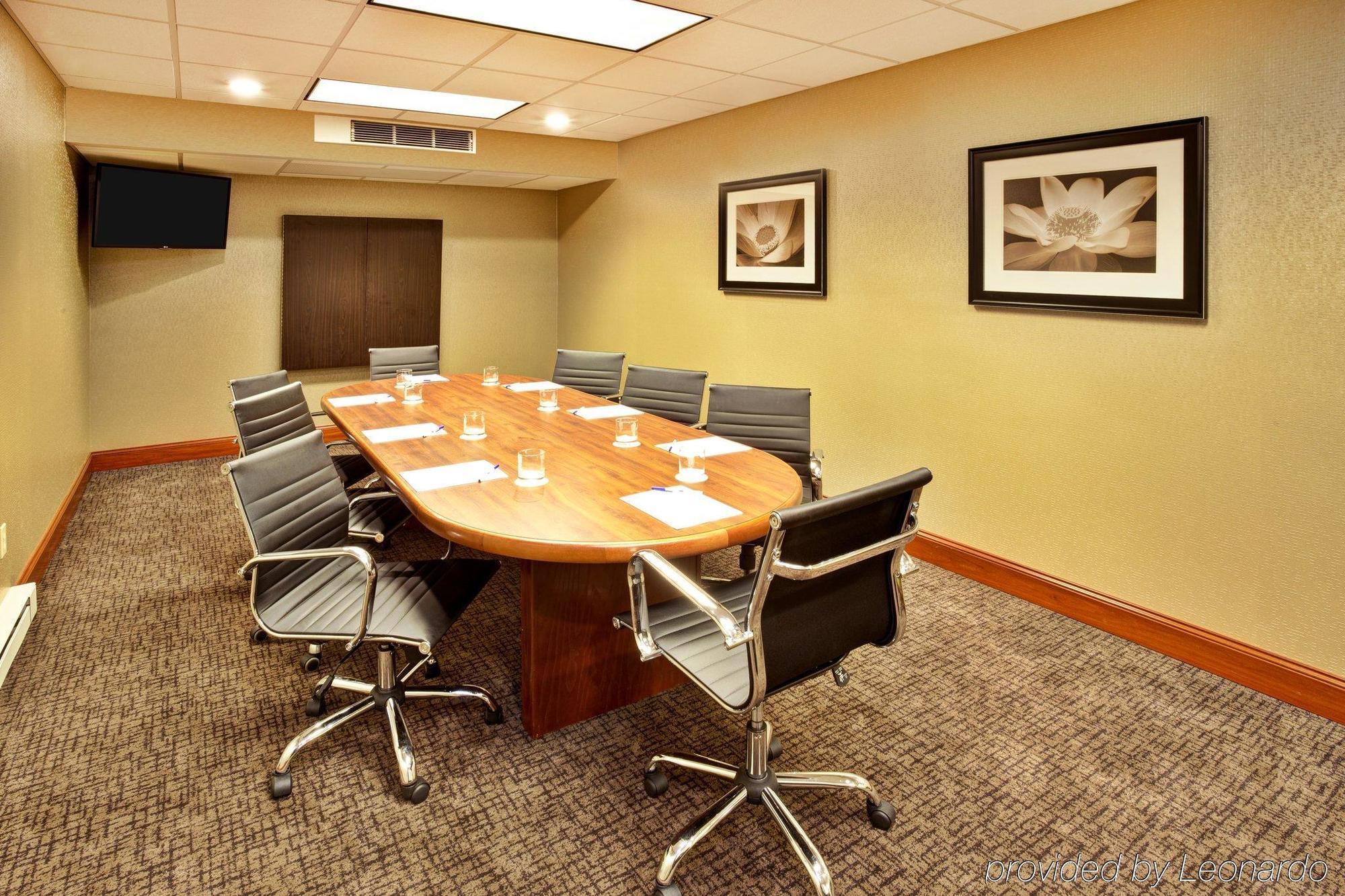 Holiday Inn Express Hotel & Suites Grand Rapids-North By Ihg Εξωτερικό φωτογραφία