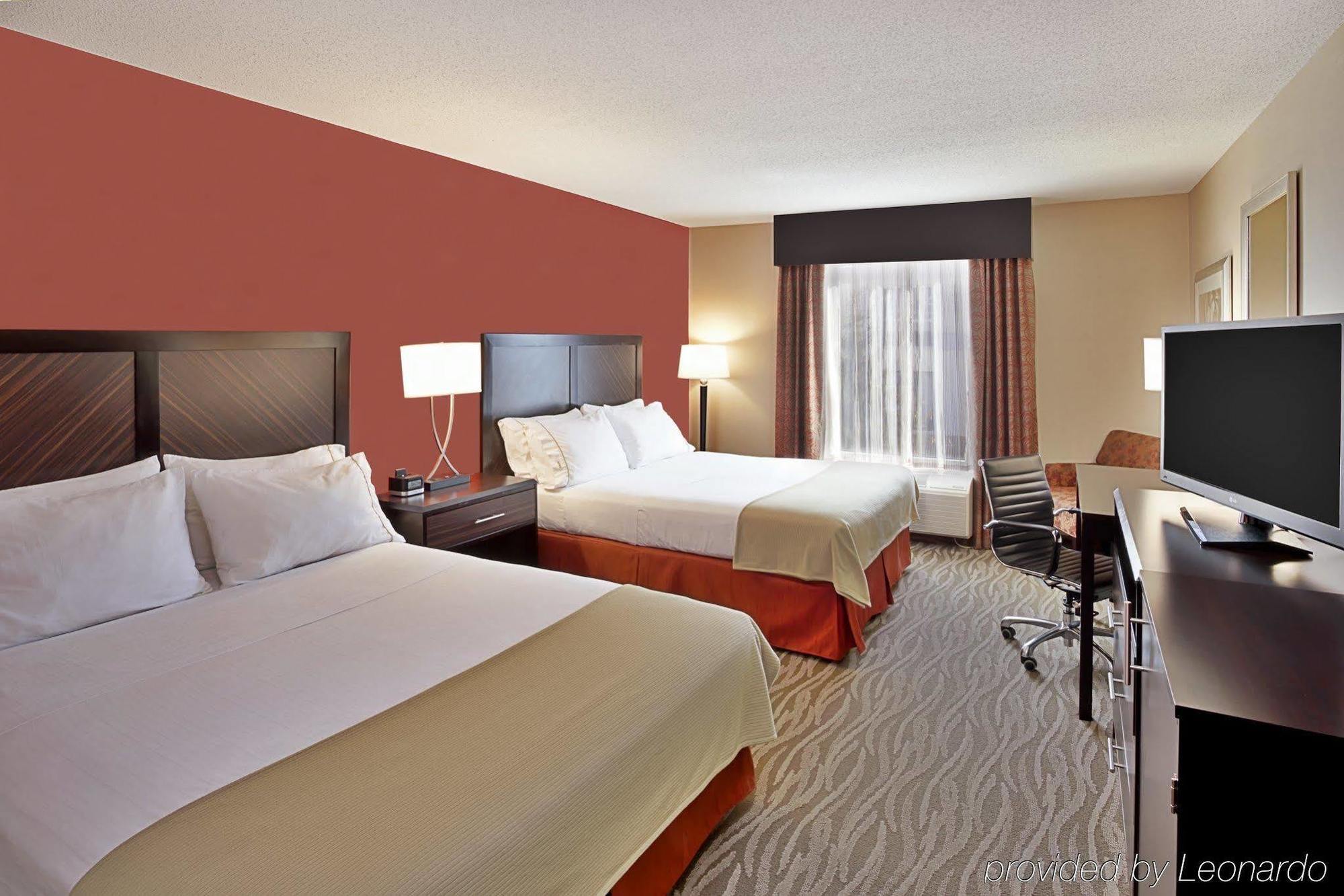 Holiday Inn Express Hotel & Suites Grand Rapids-North By Ihg Εξωτερικό φωτογραφία