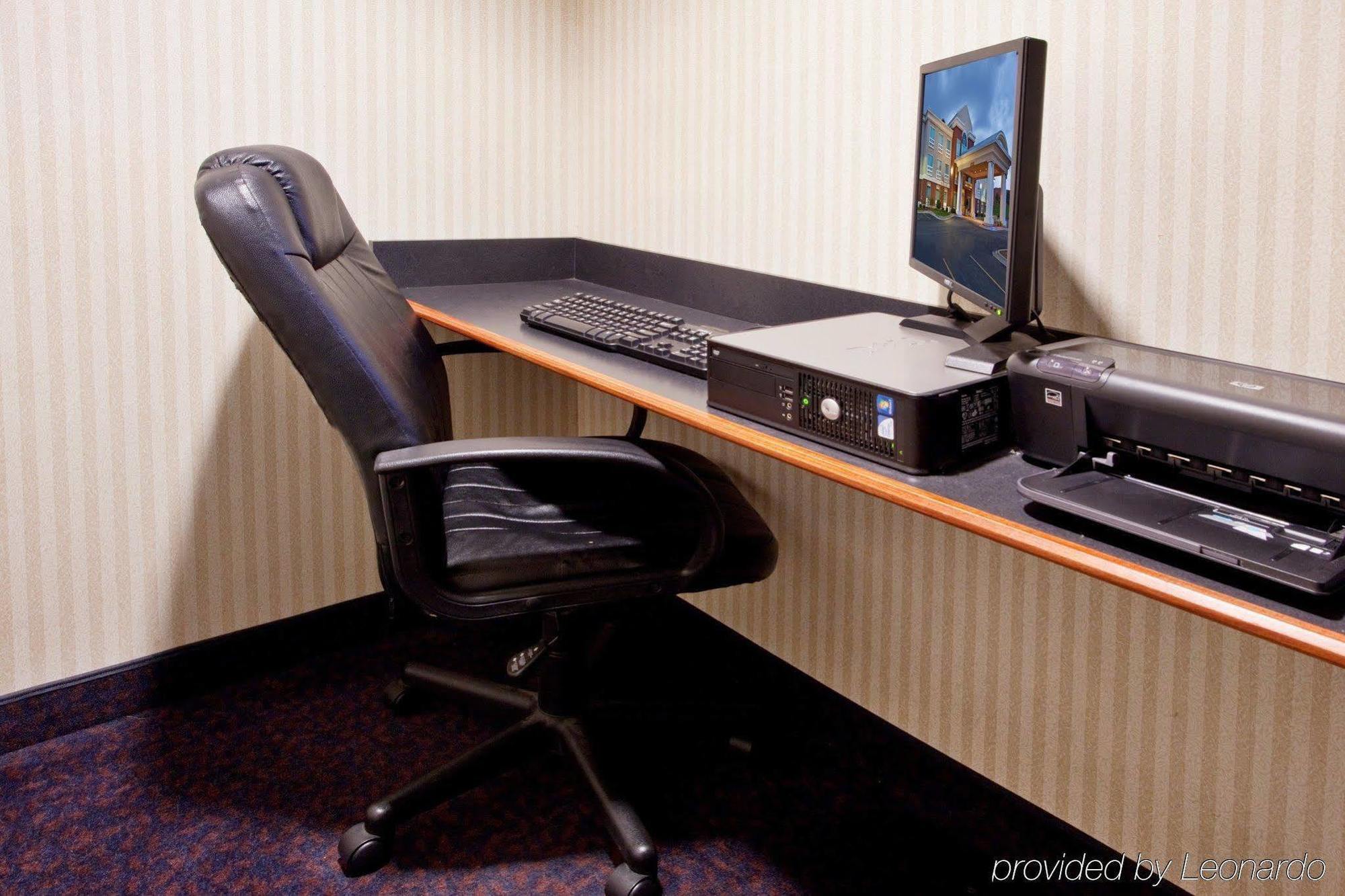Holiday Inn Express Hotel & Suites Grand Rapids-North By Ihg Ανέσεις φωτογραφία